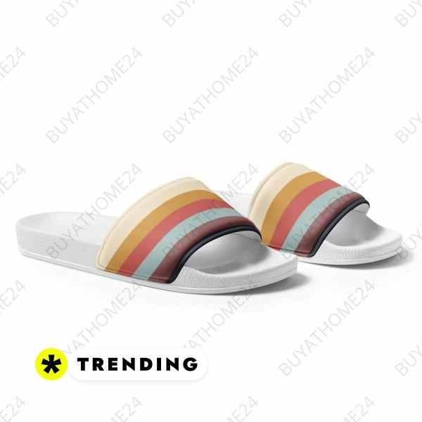 Damen Badeschlappen mit PU-Sohle und Fußbett, Größe 36-44, in hellen Farben, von BUYATHOME24, Nahaufnahme der Sandalen