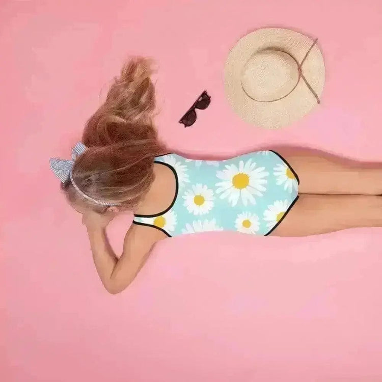 Mädchen Badeanzug mit UV-Schutz 40 von BUYATHOME24, Textildruck, in den Größen 92-128 cm, bequemes Strand-Outfit