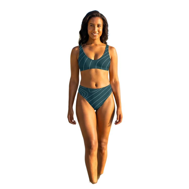 Damen Bikini Set von BUYATHOME24, schnelltrocknend, bedruckt, in XS bis 3XL, zeigt das bunt bedruckte Bikini-Top und -Hose.