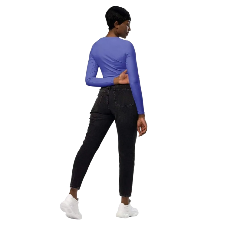 Damen Langarm Crop Top von BUYATHOME24, tailliert und bauchfrei, in 2XS-6XL, mit Textildruck, auf weißem Hintergrund