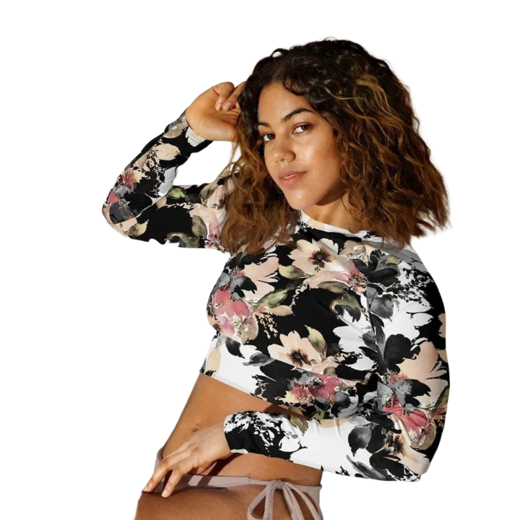 Damen Langarm Crop Top von BUYATHOME24, bauchfrei, Raglan-Ärmel, in 2XS-6XL, aus Textildruckstoff, auf einem weißen Hintergrund.
