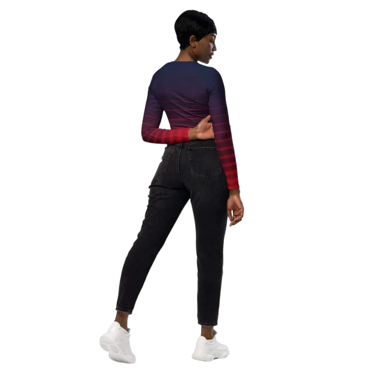 Damen Langarm Crop Top von BUYATHOME24, Bauchfrei, Raglan-Ärmel in 2XS-6XL, schwarzer Textildruck auf weißem Top