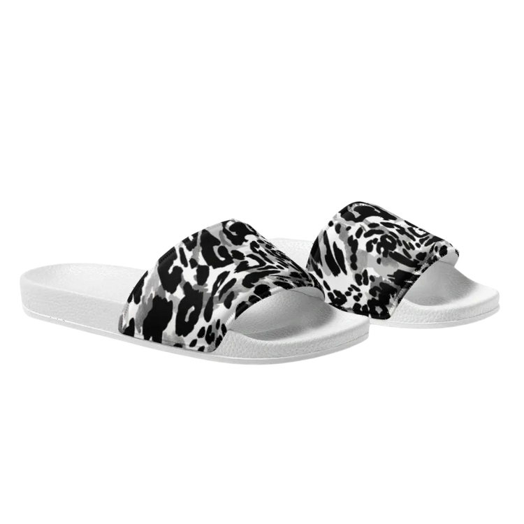 Damen Sandalen mit Allover-Print in Größe 36-44, bequeme PU-Sohle, aus Kunstleder, mit buntem Druck, von BUYATHOME24