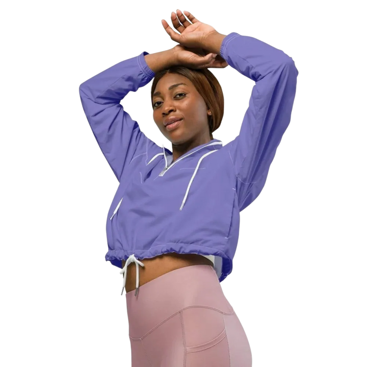 Damen Sportjacke Bauchfrei von BUYATHOME24, wasserdicht und atmungsaktiv, in XS bis 2XL, mit Textildruck, auf einem Model getragen