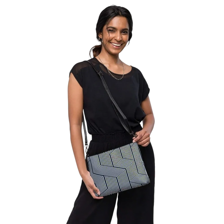 Damen Umhängetasche aus Kunstleder, 27 cm, mit Schulterriemen, schwarz, modisches Design, von BUYATHOME24