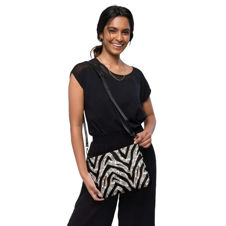 Damen Umhängetasche aus Kunstleder mit Zebra-Muster, 27x20cm, von BUYATHOME24, modischer Accessoire für Damen