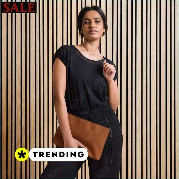 Kunstleder Damen Umhängetasche von buyathome24 für jeden Anlass Textildruck BUYATHOME24, T-Shirts BUYATHOME24, Hoodies BUYATHOME24, Hosen BUYATHOME24, Jacken BUYATHOME24, Schuhe BUYATHOME24