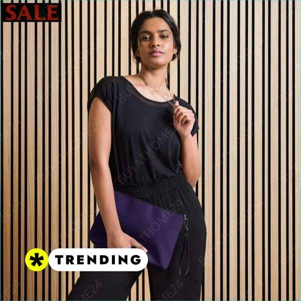 Kunstleder Damen Umhängetasche für jeden Anlass bei buyathome24 Textildruck BUYATHOME24, T-Shirts BUYATHOME24, Hoodies BUYATHOME24, Hosen BUYATHOME24, Jacken BUYATHOME24, Schuhe BUYATHOME24