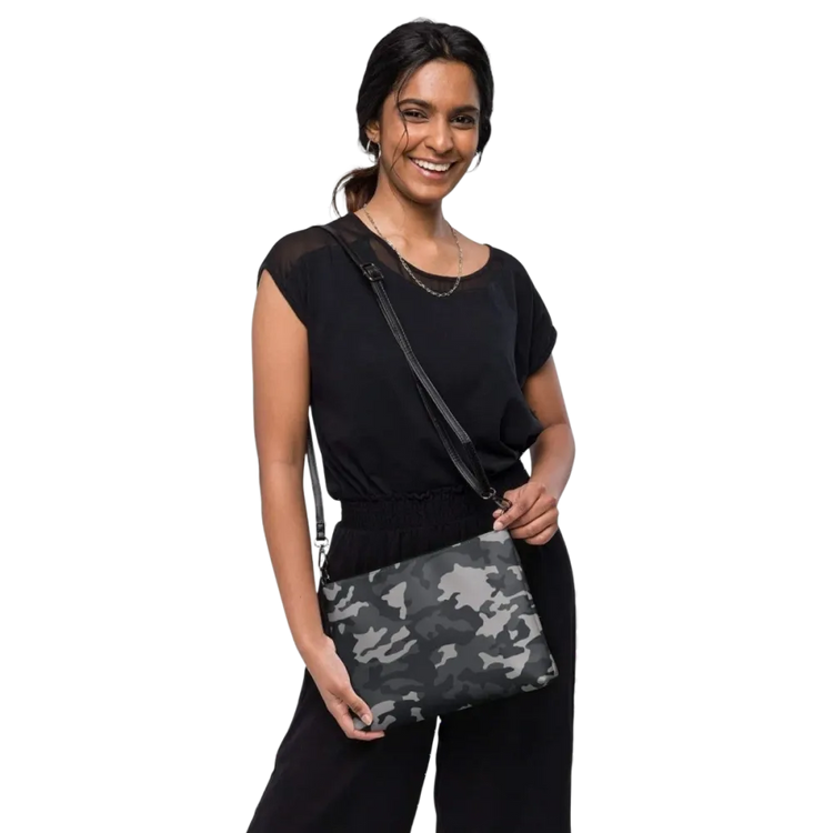 Damen Umhängetasche aus Kunstleder mit Camo Muster, 27x20cm, rechteckiges Design, BUYATHOME24