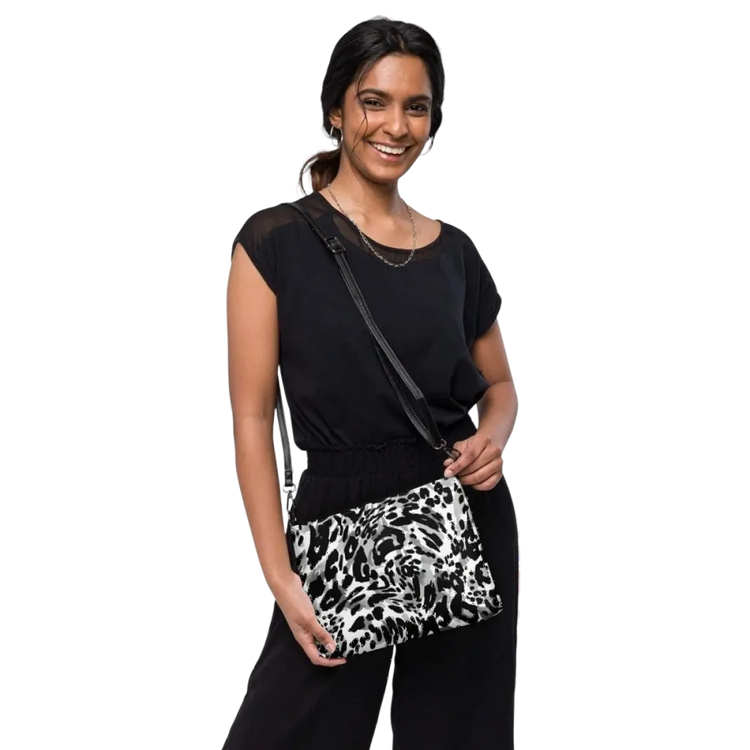 Damen Umhängetasche aus Kunstleder, Grau, mit Allover-Print, 27x20x3 cm, stilvolle Clutch-Tasche von BUYATHOME24