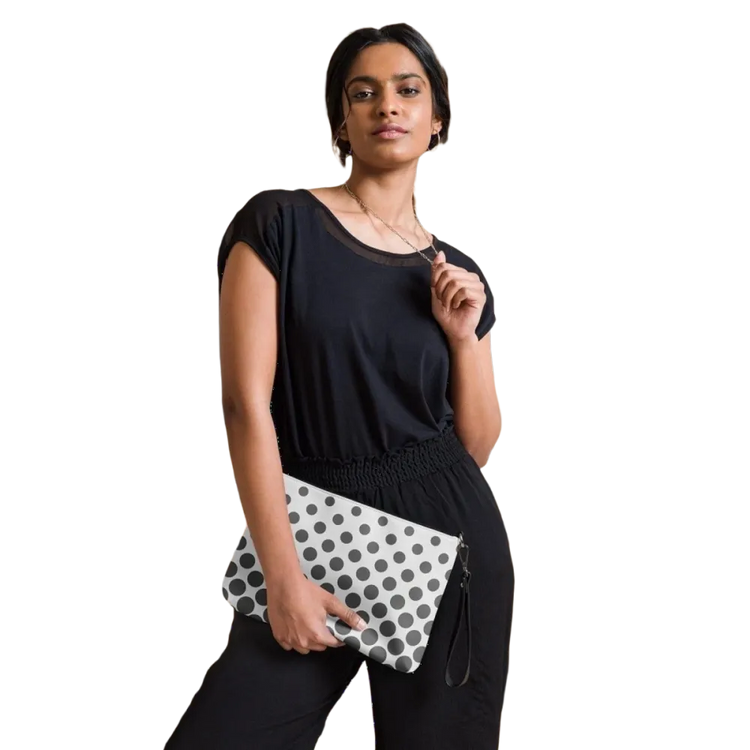 Damen Kunstleder Umhängetasche von BUYATHOME24, weiße Crossbody Tasche, 27x20x3 cm, elegante Handtasche für Damen