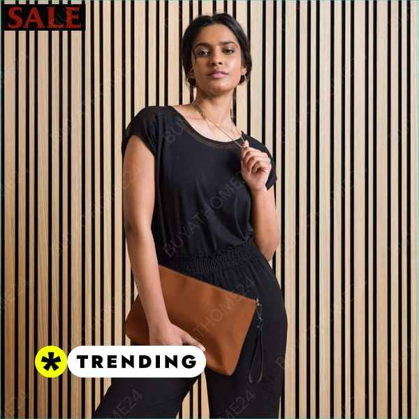 Kunstleder Damen Umhängetasche von buyathome24 für jeden Anlass Textildruck BUYATHOME24, T-Shirts BUYATHOME24, Hoodies BUYATHOME24, Hosen BUYATHOME24, Jacken BUYATHOME24, Schuhe BUYATHOME24