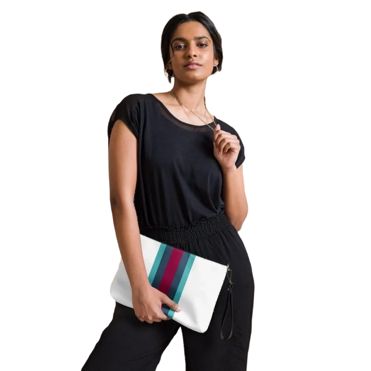Damen Kunstleder Schultertasche von BUYATHOME24, 27x20x3 cm, verstellbarer Riemen, weiße Handtasche mit Druckmuster
