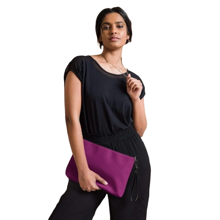 Damen Umhängetasche aus Kunstleder in Weiß, 27x20x3 cm, handliche Tasche mit Druckmuster, von BUYATHOME24