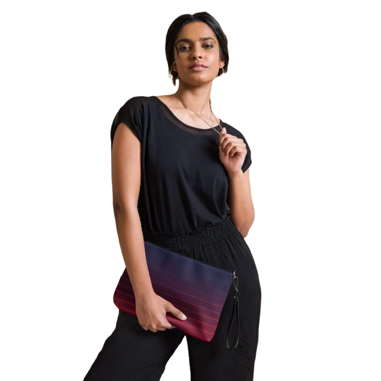 Damen Kunstleder Handtasche von BUYATHOME24, weiße Umhängetasche mit 27x20x3 cm, modisches Accessoire aus Kunstleder.