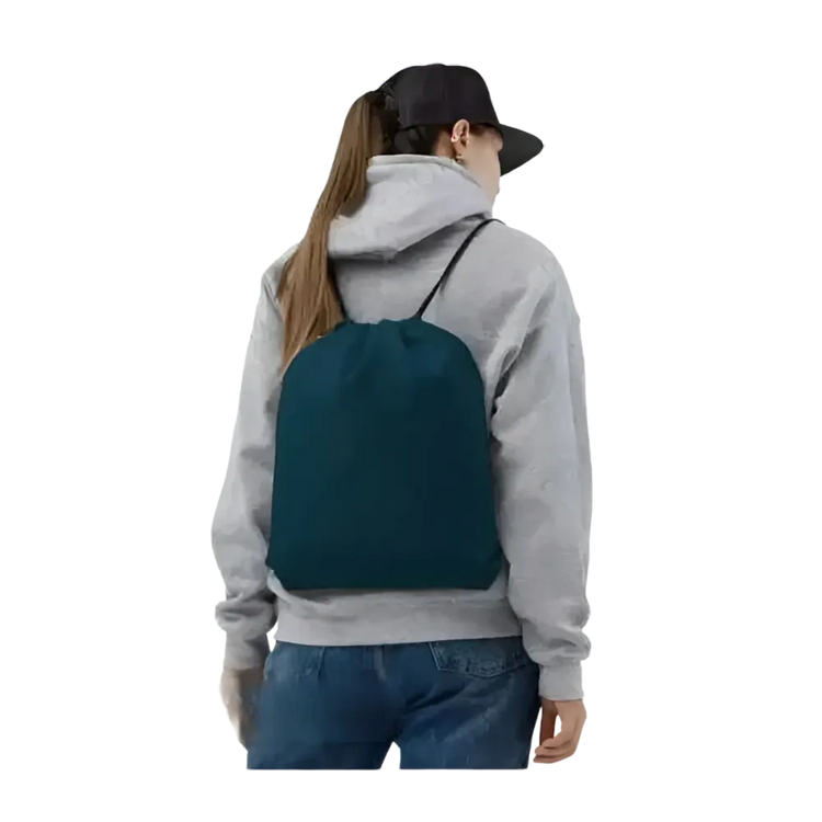 Handgenähter Polyester-Gymsack, Turnbeutel 38x43 cm, ideal für Sport und Schwimmen, in natürlicher Stoffoptik.