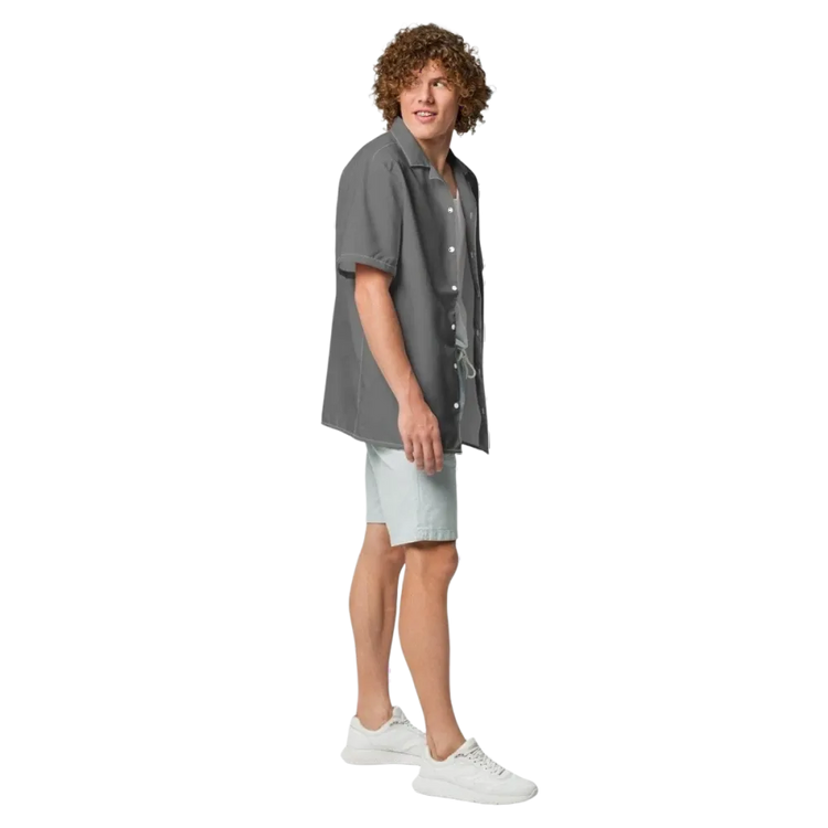 Unisex Kurzarmhemd aus Polyester von BUYATHOME24, atmungsaktiv, in 2XS bis 6XL, mit Textildruck, auf einem Mann getragen.