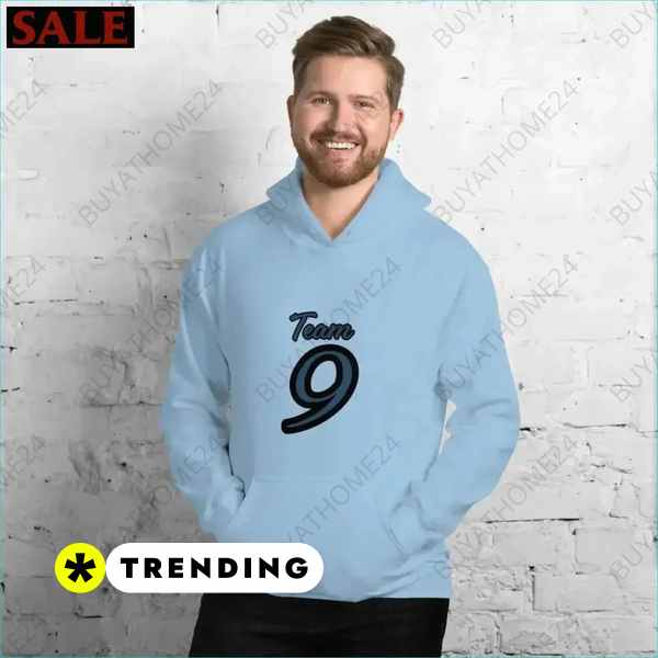 Herren Hoodie mit Textildruck buyathome24 in Größen S bis 5XL Textildruck BUYATHOME24, T-Shirts BUYATHOME24, Hoodies BUYATHOME24, Hosen BUYATHOME24, Jacken BUYATHOME24, Schuhe BUYATHOME24