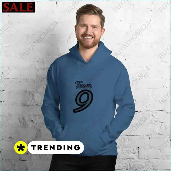 Herren Hoodie mit Textildruck buyathome24 in Größen S bis 5XL Textildruck BUYATHOME24, T-Shirts BUYATHOME24, Hoodies BUYATHOME24, Hosen BUYATHOME24, Jacken BUYATHOME24, Schuhe BUYATHOME24