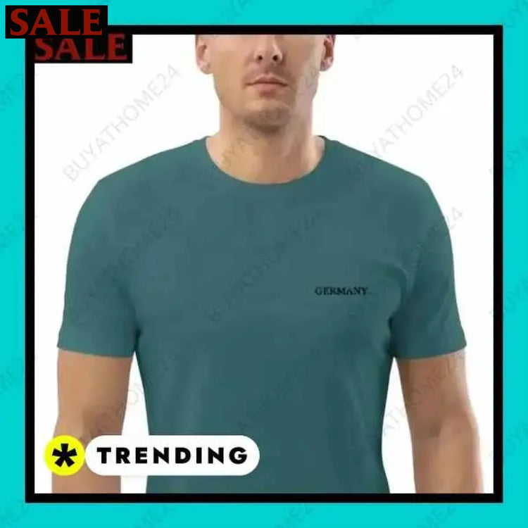 Herren T-Shirt aus Baumwolle mit stilvollem Design und passender Baseball Cap Textildruck BUYATHOME24, T-Shirts BUYATHOME24, Hoodies BUYATHOME24, Hosen BUYATHOME24, Jacken BUYATHOME24, Schuhe BUYATHOME24