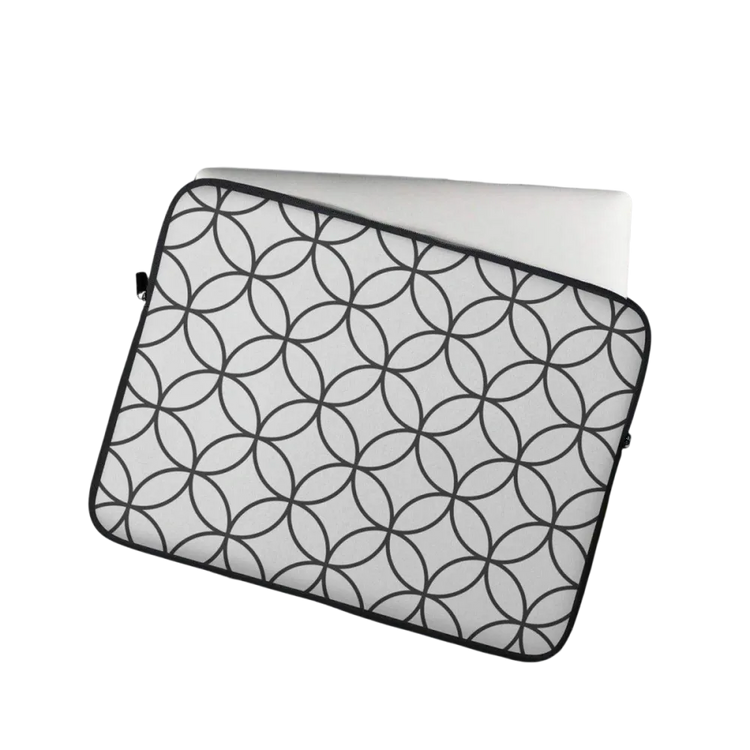 Neopren-Laptoptasche für 13 und 15 Zoll von BUYATHOME24 mit Kunstfell-Innenseite, stoßfest und schützend für Notebooks.