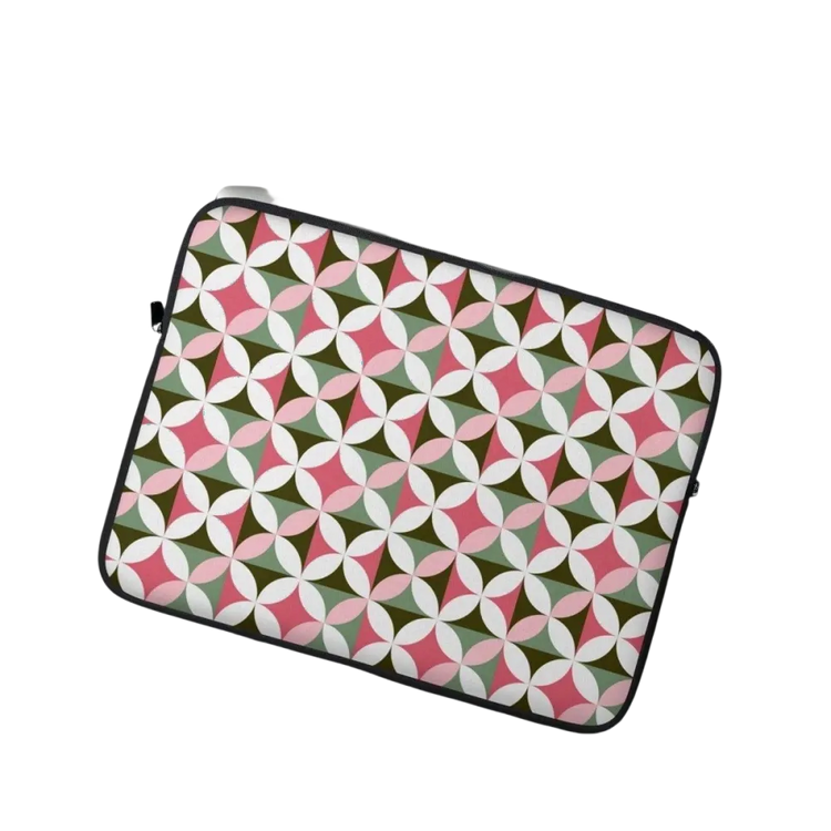Laptoptasche aus Neopren für MacBook und iPad, 13-15 Zoll, in Schwarz mit Druck, von BUYATHOME24, schützt Laptop und Tablet.