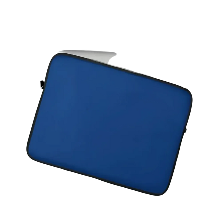 Neopren-Laptoptasche für 13-15 Zoll mit Kunstfell, personalisierbar, von BUYATHOME24, schützt Laptop stilvoll.