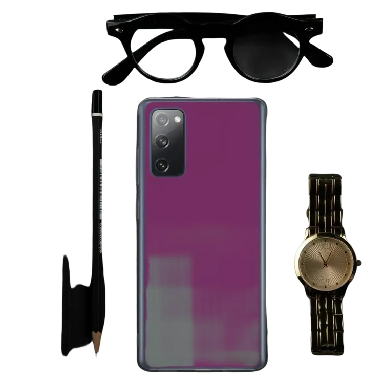 Robuste Samsung Galaxy Handyhülle aus Polycarbonat von BUYATHOME24, perfekt für stoßfesten Schutz und kabelloses Laden.