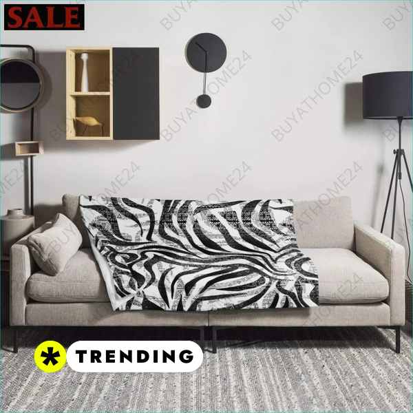 Stilvolle Wohndecke und Kuscheldecke in zwei Größen buyathome24 Textildruck BUYATHOME24, T-Shirts BUYATHOME24, Hoodies BUYATHOME24, Hosen BUYATHOME24, Jacken BUYATHOME24, Schuhe BUYATHOME24