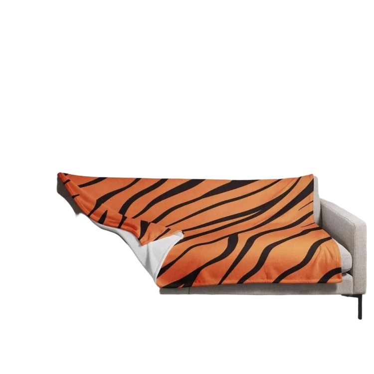 Weiche hypoallergene Kuscheldecke 125x150 cm aus Polyester von BUYATHOME24, perfekt für gemütliche Stunden auf der Couch.