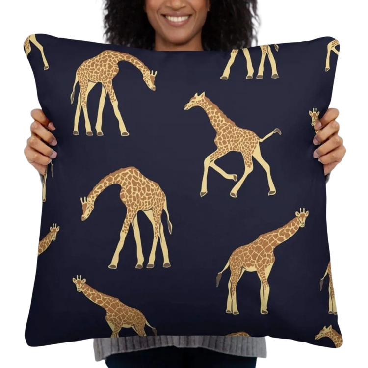 Pflegeleichtes Polyester-Dekokissen 45x45 cm für Sofa oder Bett, von BUYATHOME24, mit Textildruck in modernem Design