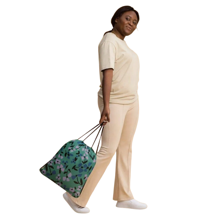 Schwimmbeutel und Turnbeutel aus Polyester, 38x43 cm, mit Textildruck, von BUYATHOME24, bequem für Sport und Freizeit.