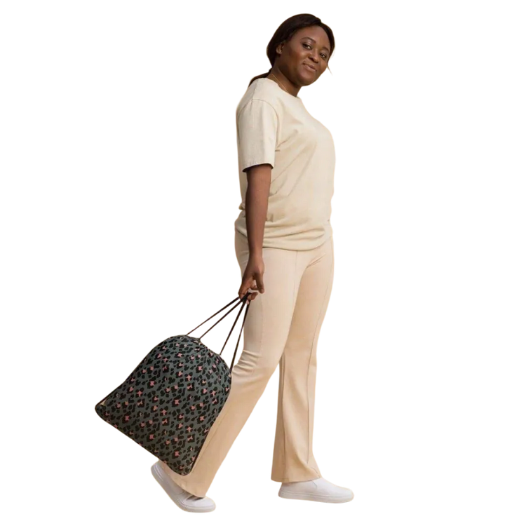 Leopard Muster Turnbeutel aus Polyester, 38x43 cm, stylischer Gymsack von BUYATHOME24 mit Textildruck