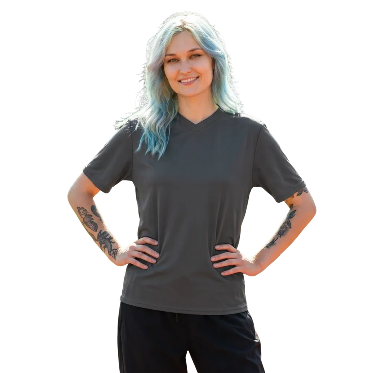 Unisex Fussballshirt mit V-Ausschnitt, Zwei-Wege-Stretch, in verschiedenen Größen 2XS-6XL, von BUYATHOME24, sportlich und bequem.