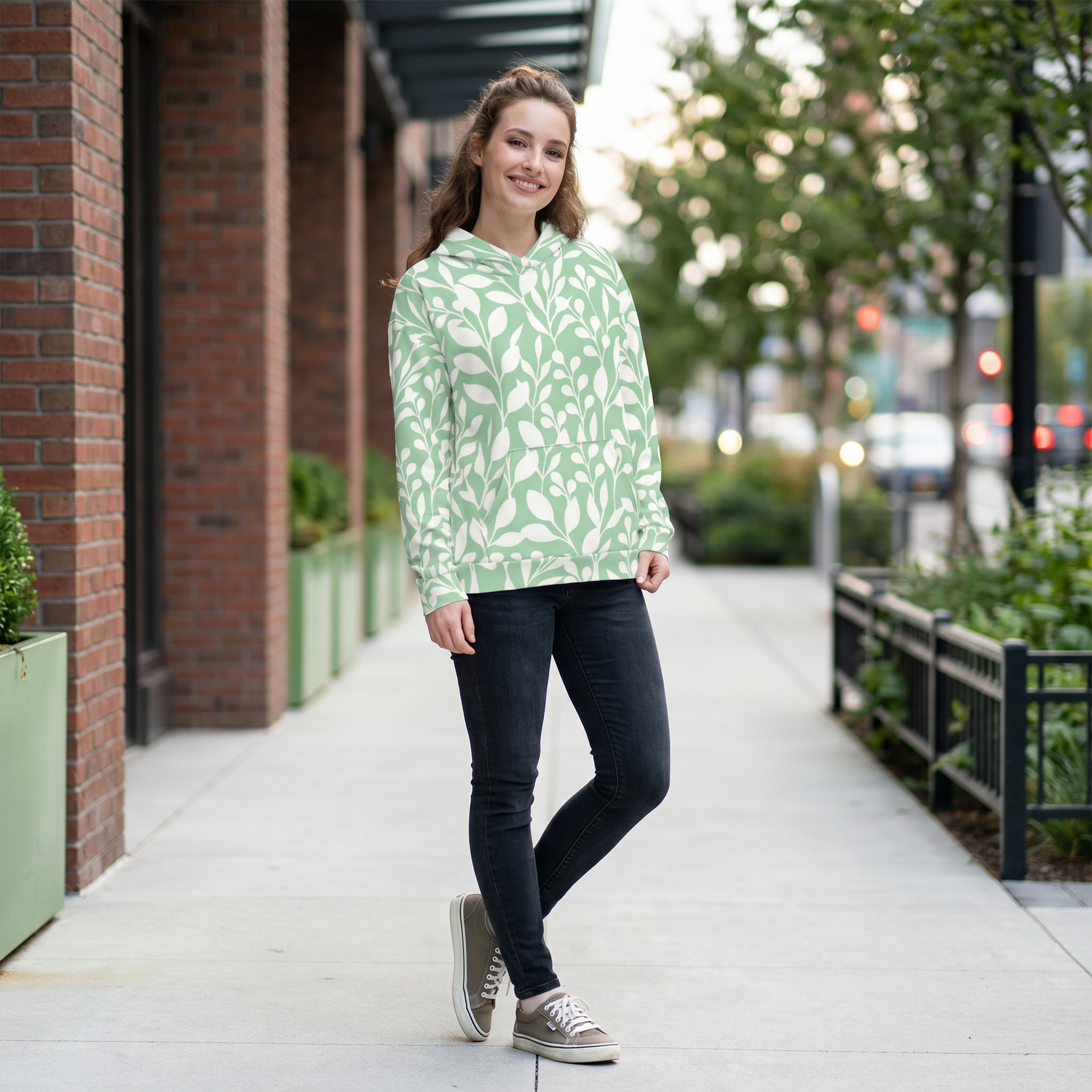Damen Hoodie mit Blattmuster und Rückenprint, BUYATHOME24, in XS bis 3XL, bequemer Kapuzenpullover aus weichem Material.