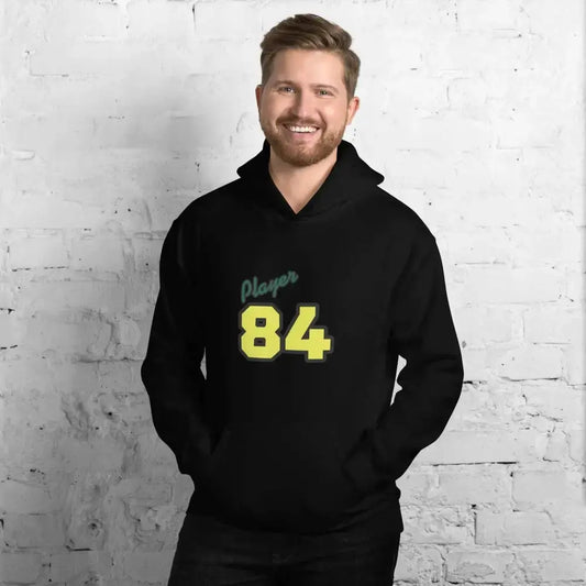 Schwarzer Herren- und Damen-Hoodie mit Player 84 Grafik, Baumwolle, unisex, in den Größen S bis 5XL, von BUYATHOME24.