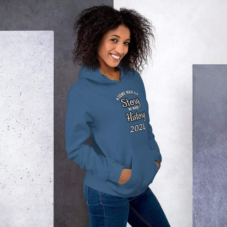 Grafik Damen Hoodie von BUYATHOME24, personalisierbarer Baumwoll-Hoodie in S-5XL, mit auffälligem Druck, bequem und modisch.