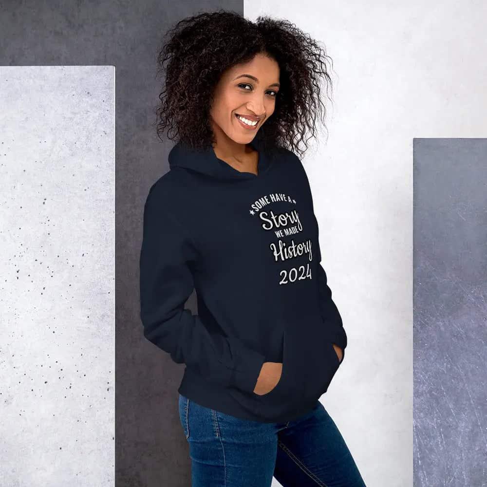 Grafik Damen Hoodie S-5XL aus Baumwolle von BUYATHOME24, personalisierbarer Damen Kapuzenpullover mit Druck.