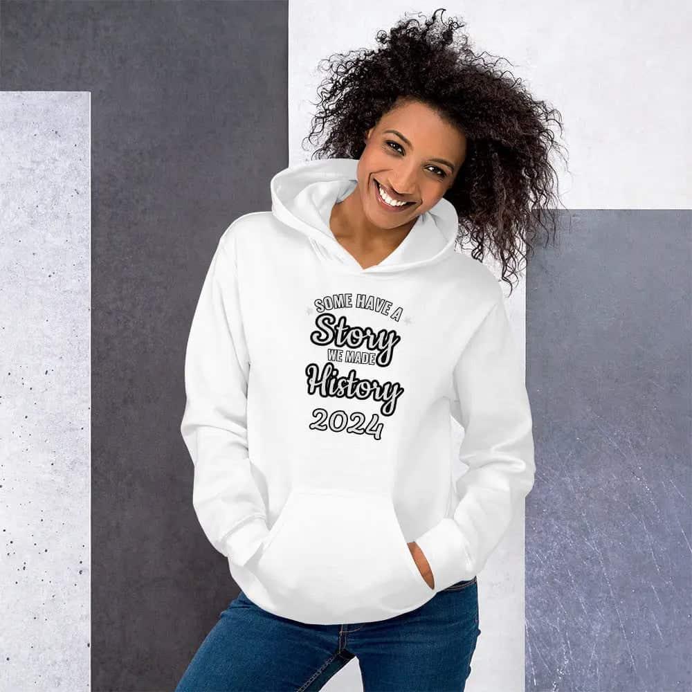 Grafik Damen Hoodie S-5XL aus Baumwolle, personalisierbarer Abitur Kapuzenpullover in Weiß, von BUYATHOME24