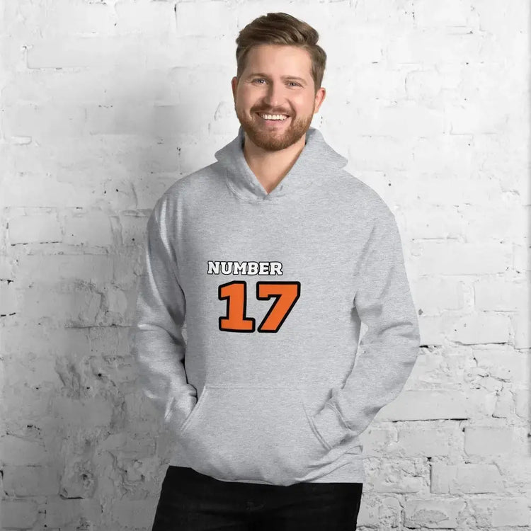 Grauer unisex Hoodie mit Nummer 17 Grafik, Baumwolle, von BUYATHOME24, für Herren und Damen, in S bis 5XL.