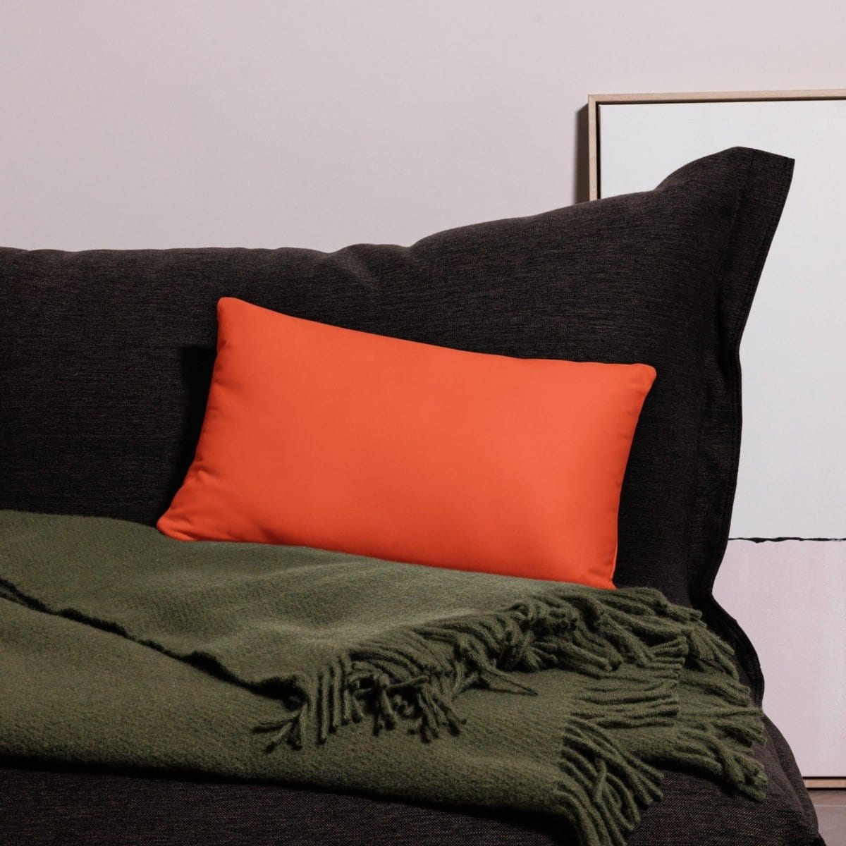 Handgenähtes Polyester-Sofakissen von BUYATHOME24, 45 cm, mit dekorativem Textildruck für komfortables Sitzen.