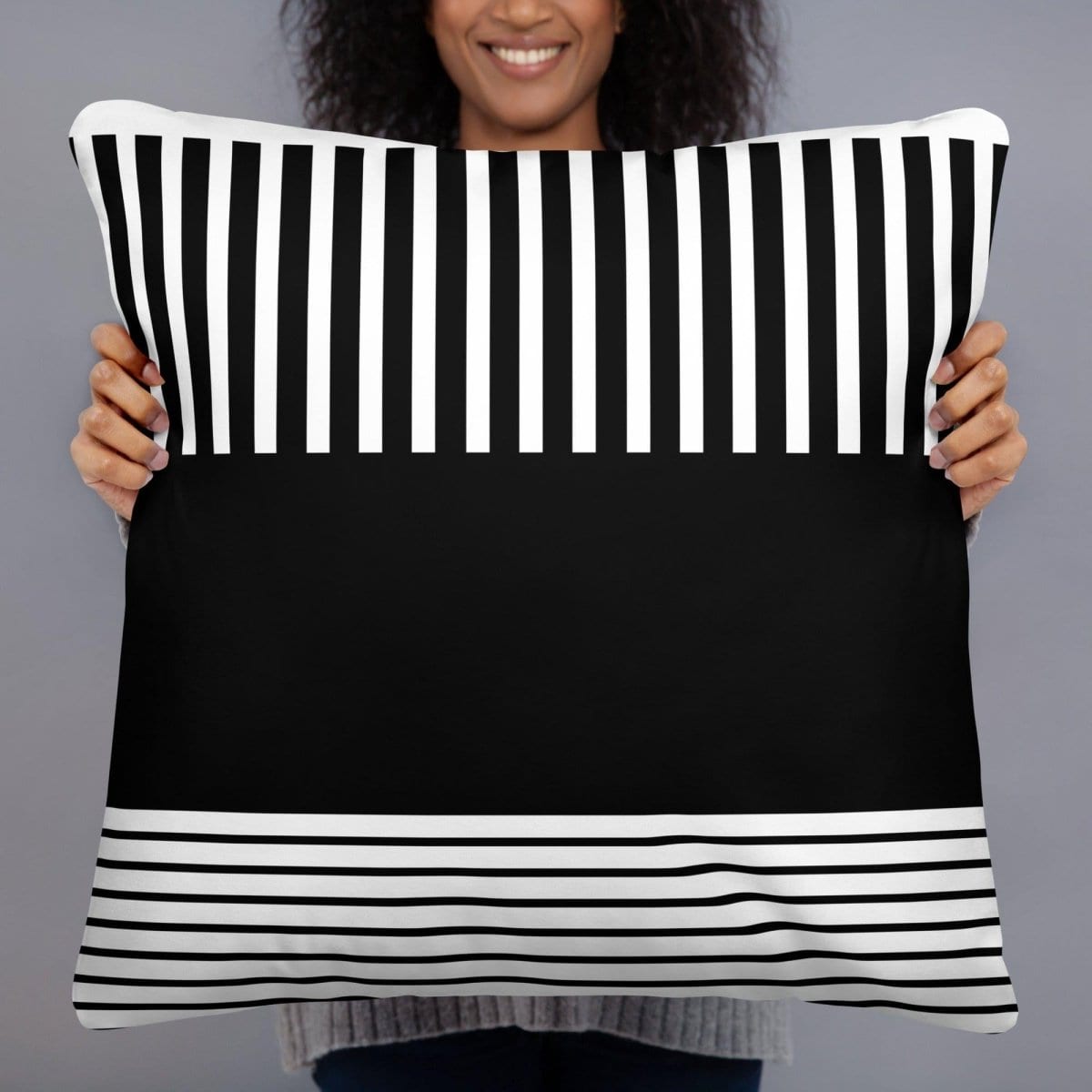 Allover-Print Sofakissen von BUYATHOME24, 45 cm, waschbar, aus Polyester mit buntem Textildruck, perfekt für Sofa oder Bett.