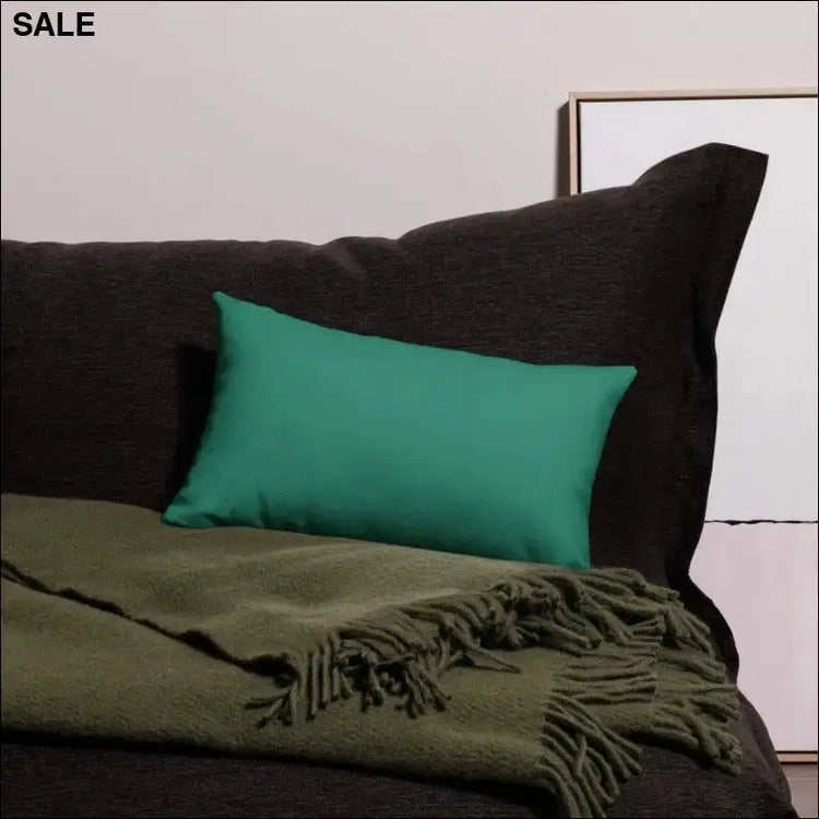 Deko-Sofakissen aus Polyester mit Reißverschluss in den Größen 45x45, 50x30 und 55x55 cm, von BUYATHOME24.