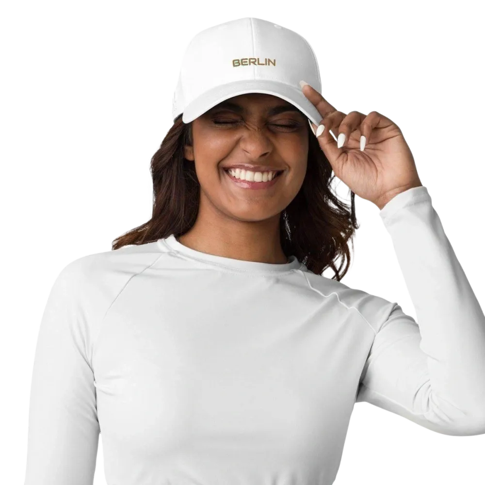 ADIDAS Baseballcap für Herren und Damen, Dad Cap, 58-63 cm, bequemes Baumwoll-Design auf weißem Hintergrund