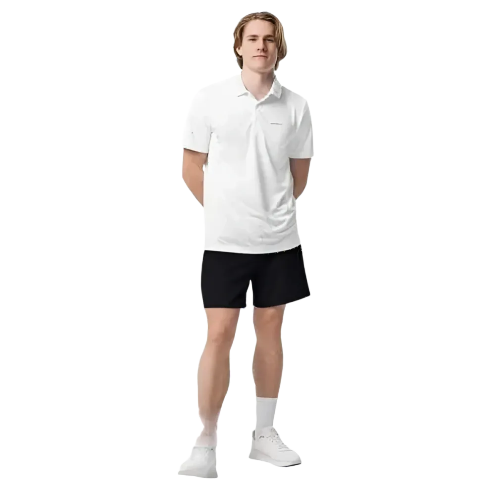 Weißes Adidas Unisex Poloshirt aus Polyester, schnelltrocknend, sportlich, mit Knopfleiste und adidas Logo auf der Brust.