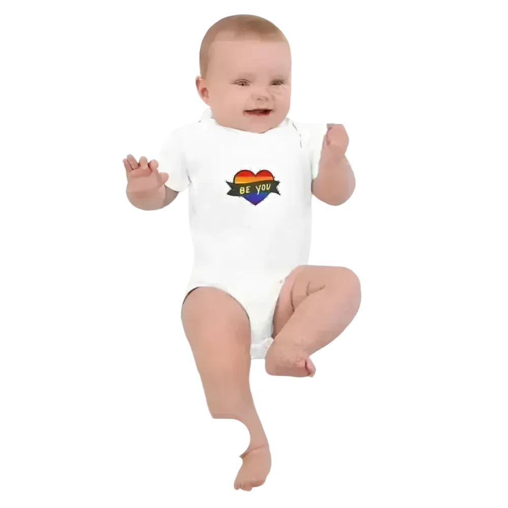 Weicher Baby-Body von BUYATHOME24 für 3-18 Monate, aus Baumwolle, bequem und angenehm auf der Haut.
