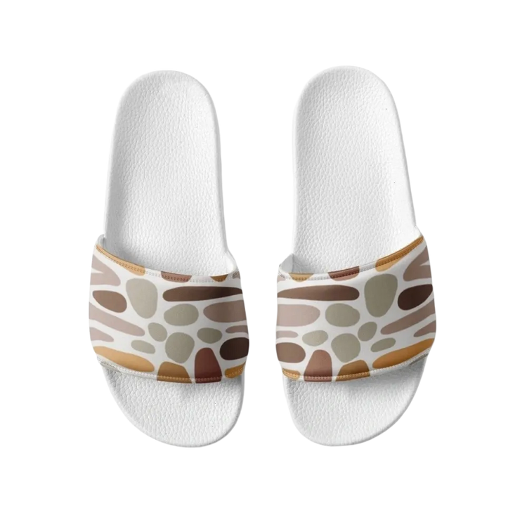 Damen- und Mädchenschlappen aus Kunstleder in Größe 36-44, bequeme Badeschuhe von BUYATHOME24, mit offenem Zehenbereich