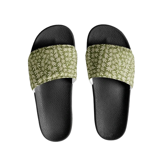 Damen- und Mädchenschlappen mit PU-Sohle in Größe 36-44, bequeme Badeschuhe von BUYATHOME24, seitliche Ansicht