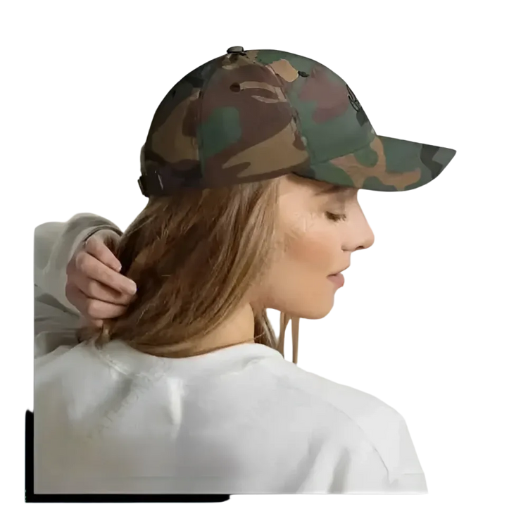 Damen Baseball Cap aus Baumwolle in grünem Camouflage, verstellbar 52-59 cm, von BUYATHOME24, sommerlich und vielseitig.