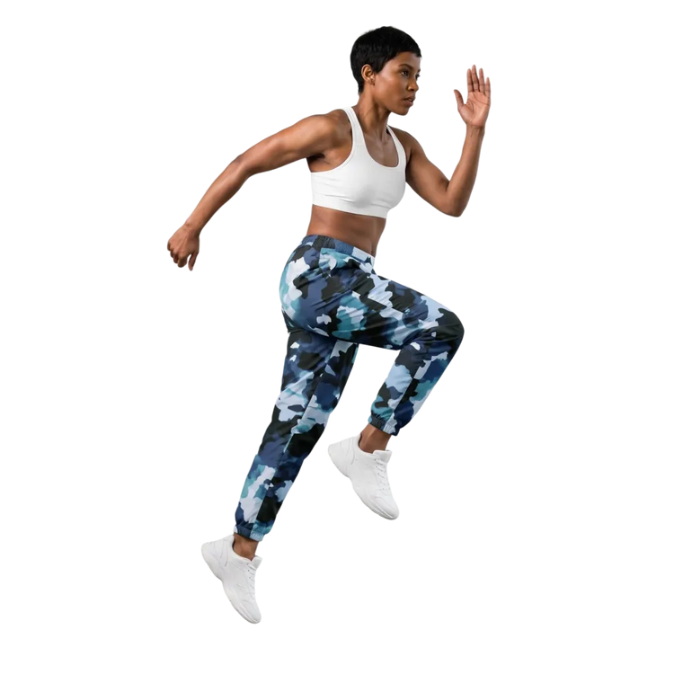 Blau Camouflage Unisex Trainingshose von BUYATHOME24, wasserabweisende Sporthose in XS bis 3XL, elastisch und bequem.
